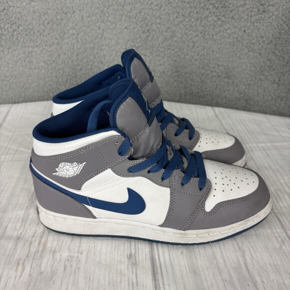 Nike Air Jordan 1 Mid True Blue Grey White Shoes DQ8423-014 size 6.5Y, Women's 8 - Picture 2 of 16